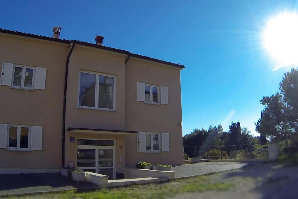 Apartments Punta Premantura Exteriör bild